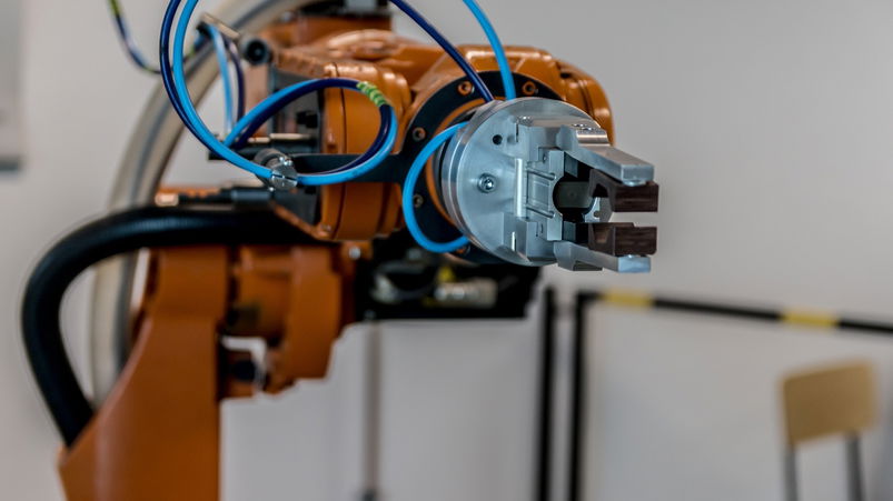 Amazon e il fondo da 1 miliardo di dollari per combinare IA e robotica