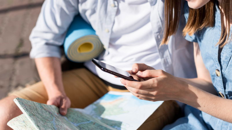 Le recensioni false dell'IA mettono a rischio il settore dei viaggi