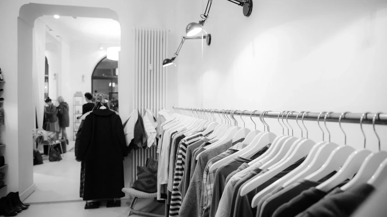 Come l'IA migliora il settore della moda, dalla supply chain alla customer experience