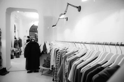 Come l'IA migliora il settore della moda, dalla supply chain alla customer experience