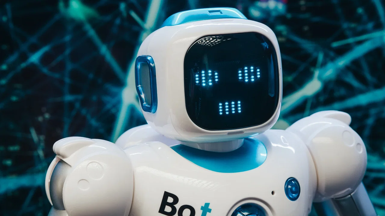 Poe ha lanciato un servizio per creare bot AI personalizzati