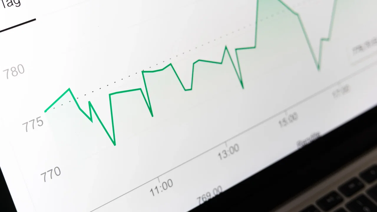 Bloomberg ha creato un LLM per il settore finanziario