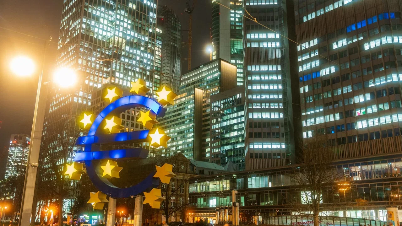 Le banche centrali devono superare sfide importanti per trarre vantaggio dall'IA