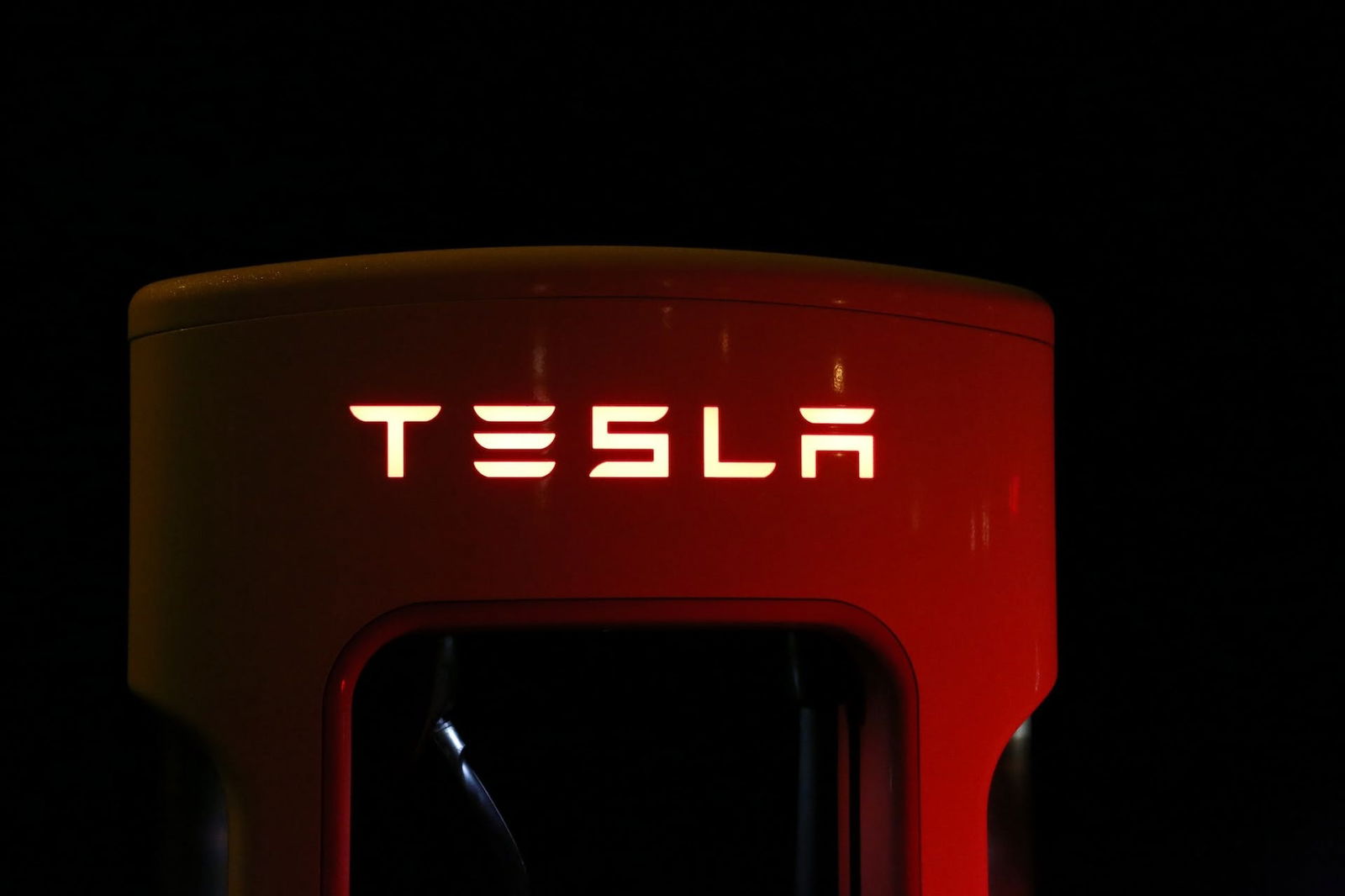 Tesla ha aggiunto nuove API per i dispositivi di ricarica