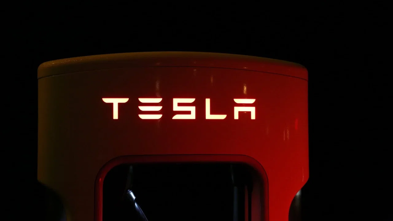 Tesla ha aggiunto nuove API per i dispositivi di ricarica