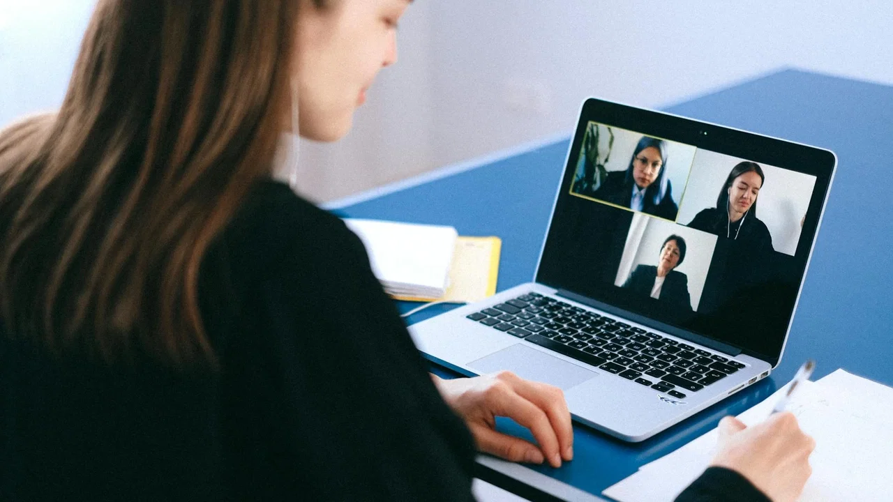 Il CEO di Zoom vuole introdurre cloni di IA nei meeting