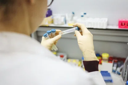 L'IA di Microsoft sintetizza il materiale per le batterie del futuro