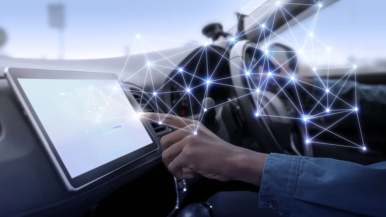 Tu chiedi, l'IA risponde: le domande più frequenti degli automobilisti ai chatbot