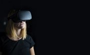 Aumentano gli investimenti sugli headset VR, ma ci sono ancora molti limiti da superare