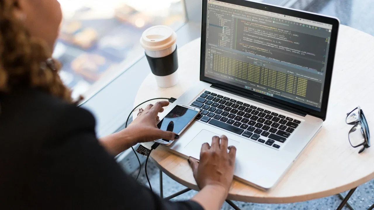 La democratizzazione dello sviluppo ha reso i programmatori obsoleti?