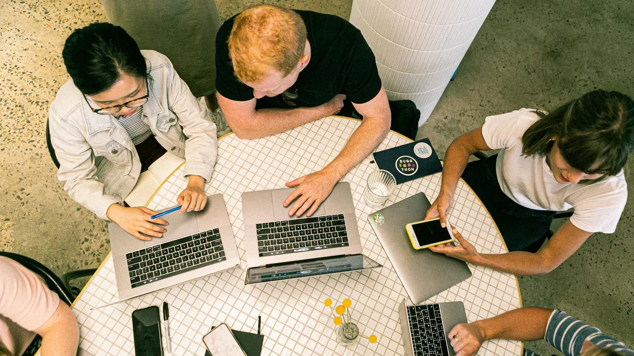Content creator e IA devono convivere per garantire il successo aziendale