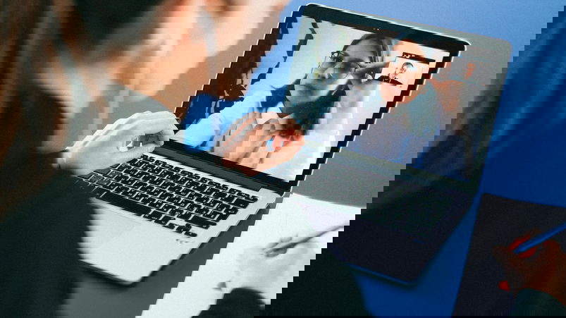Lavoro ibrido: per migliorare l'esperienza dei meeting servono tecnologie professionali