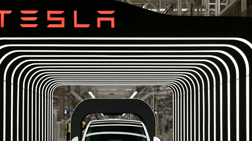 Tesla: analisti prevedono calo delle vendite
