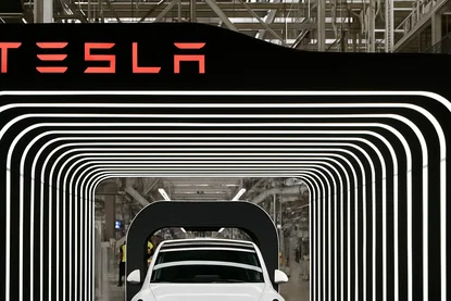 Tesla: analisti prevedono calo delle vendite