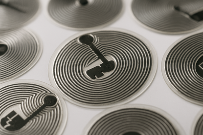 RFID passivi trasmettono dati da sensori