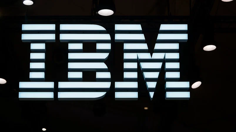 IBM vola in borsa: Barclays sfida i timori SaaS