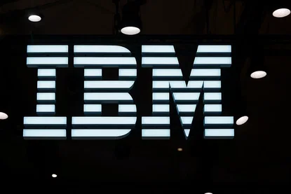 IBM vola in borsa: Barclays sfida i timori SaaS