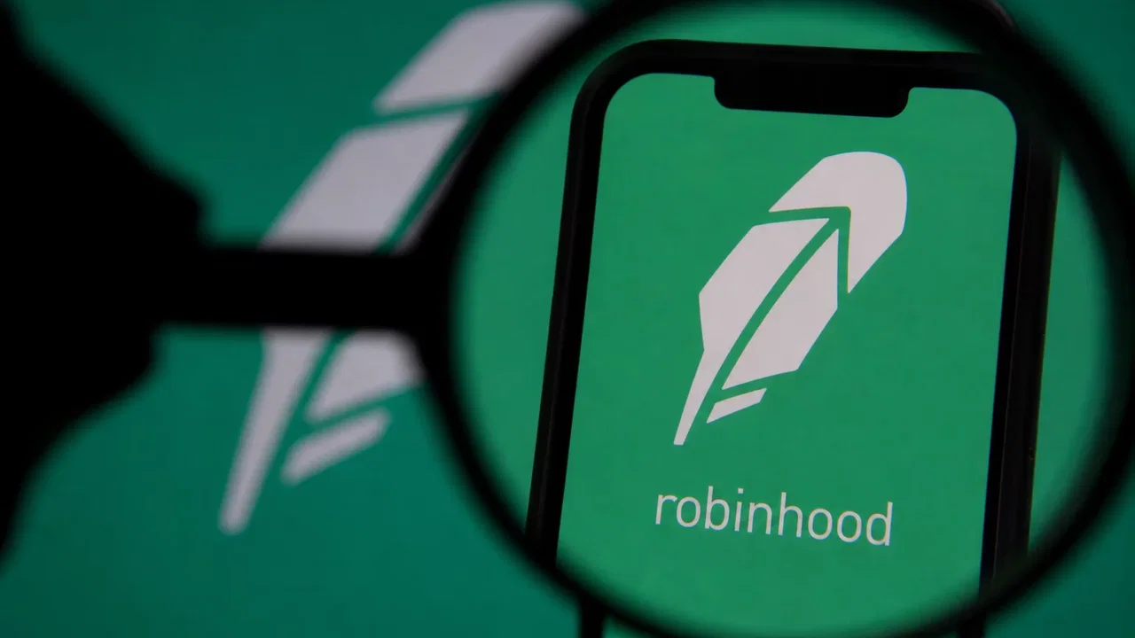 Robinhood taglia il 10% del personale nonostante i record