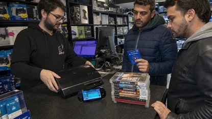 Sony chiude gli store PS3 e Vita entro il 2027