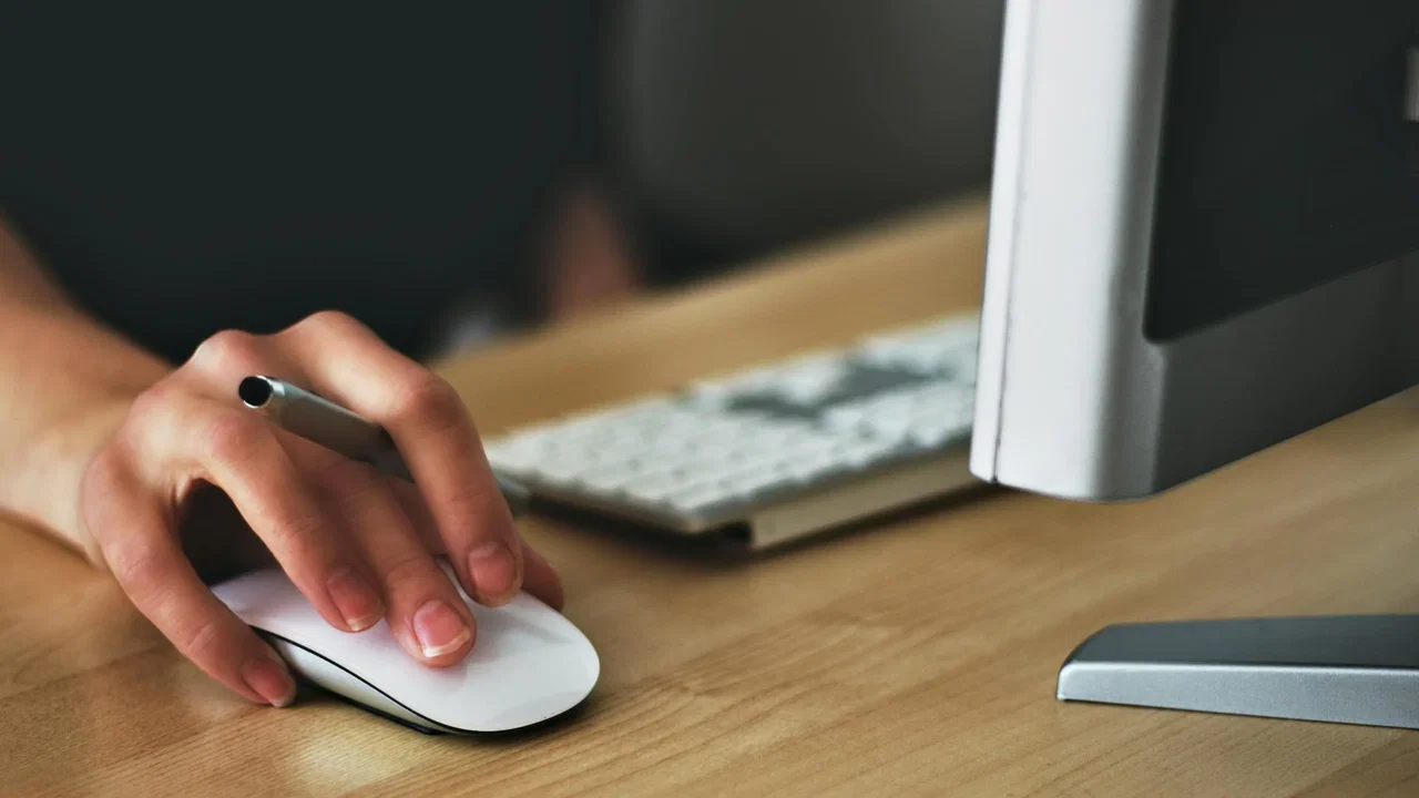 Rapporto Fastweb-EY: l'IA farà crescere la domanda di lavoro in Italia