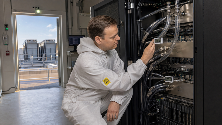 NVIDIA raffredda i data center con acqua a 45 gradi