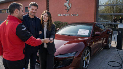 Ferrari centra in due mesi l’obiettivo della prima EV