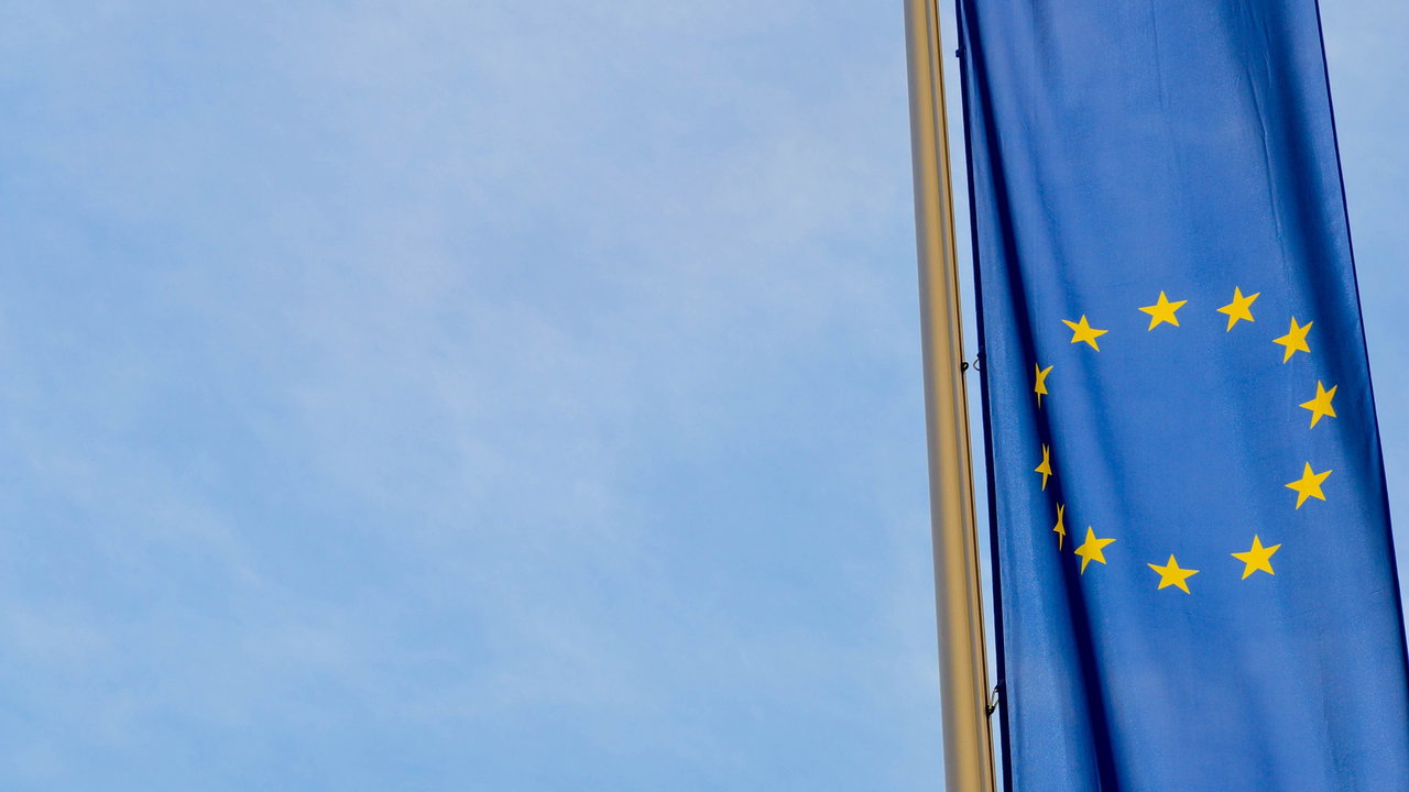 Sistemi di IA vietati: le aziende hanno pochi settimane per adeguarsi all'AI Act