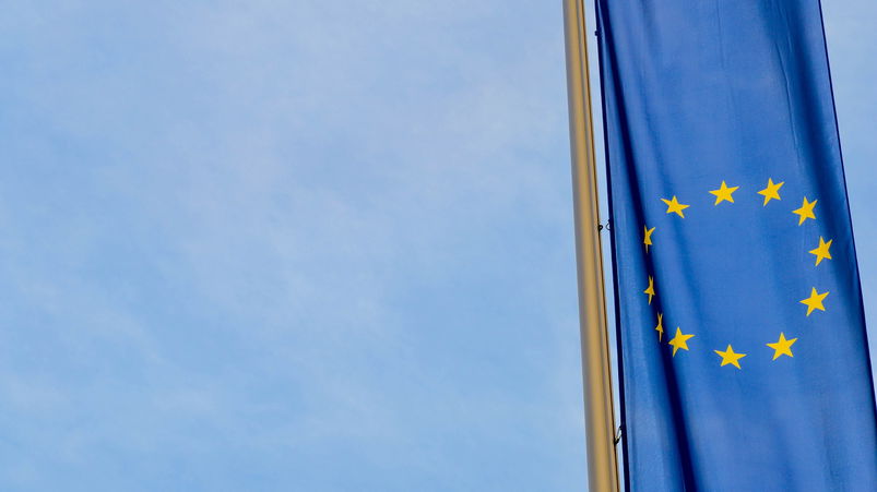 Sistemi di IA vietati: le aziende hanno pochi settimane per adeguarsi all'AI Act