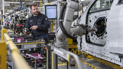 Industrial Next si allea con BMW per i robot di fabbrica
