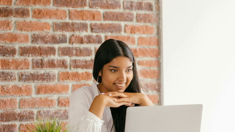 “Career Catfishing”: La rivolta silenziosa di Gen Z e Millennials contro il lavoro tradizionale