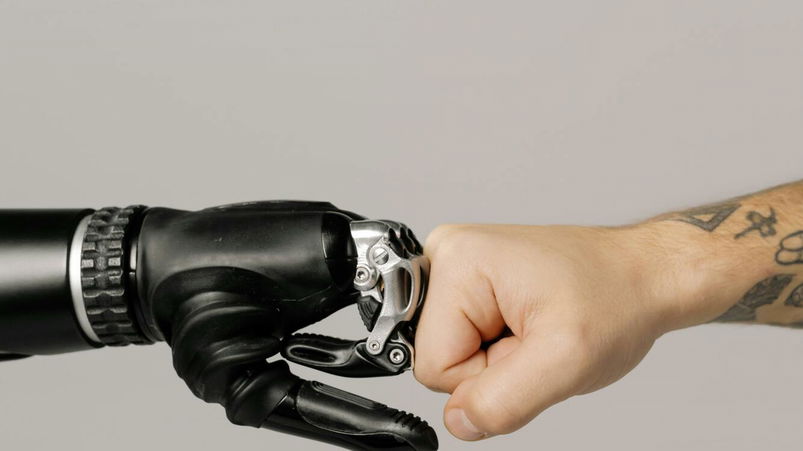 Deloitte lancia agenti AI per finanza e business