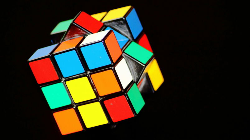 DeepSeek svela nuovo modello AI: più logica, miglior coding