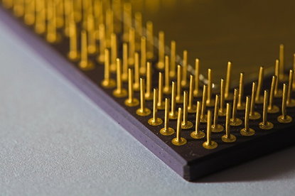 Microchip oltre i confini: la via del contrabbando